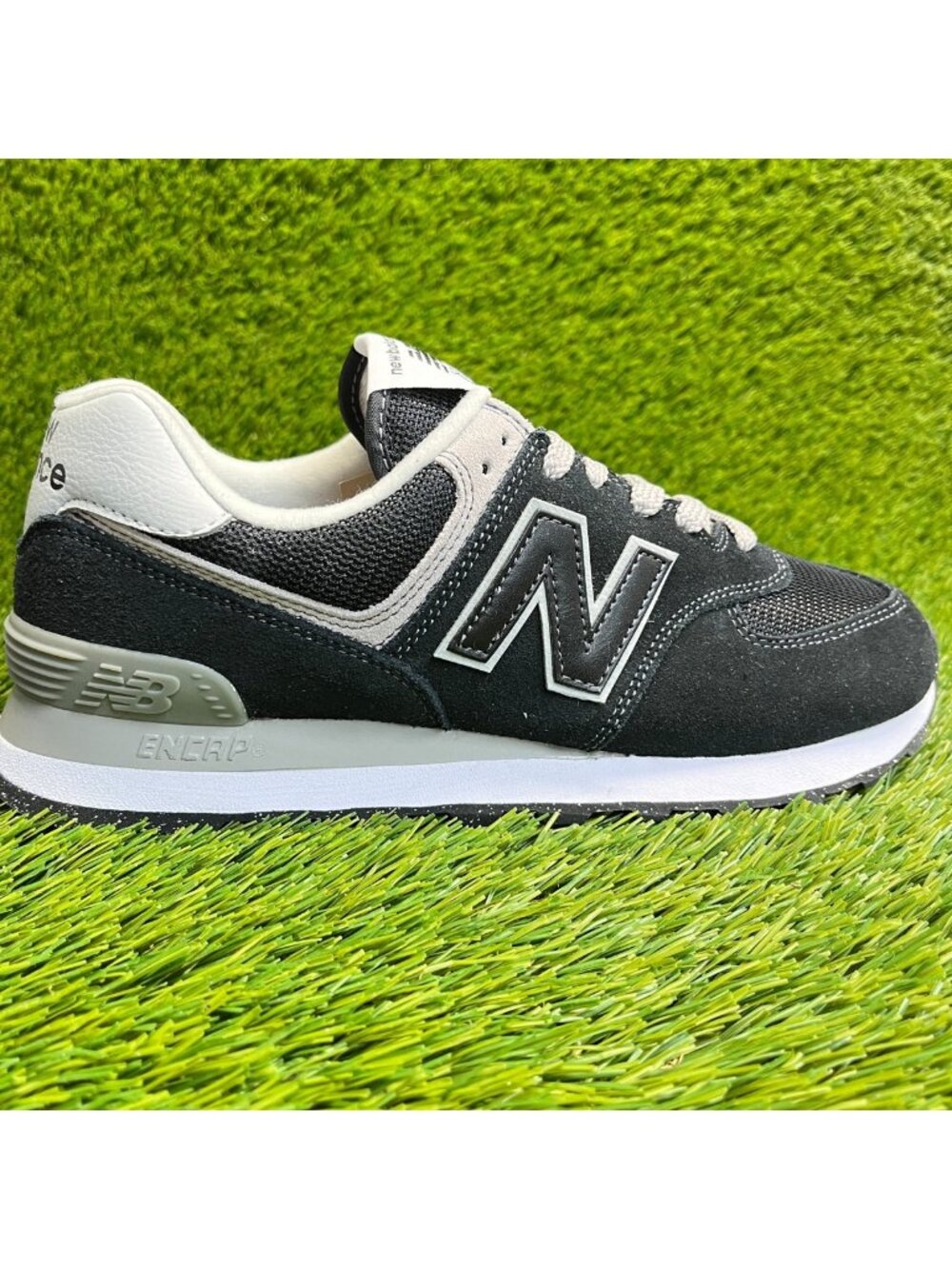 New Balance 574 Classic Mens Size 8 Black Gray Athletic Running Shoes Sneakers